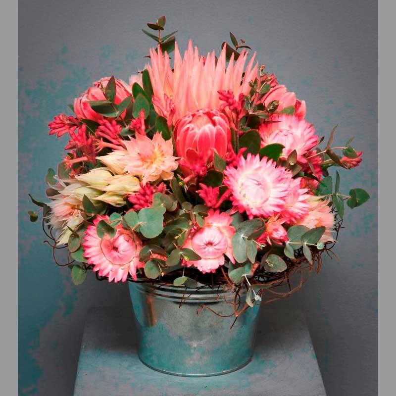 BOUQUET ~ Designer : Runghapa Vinyoovisitiluk, Wildflowers Australia competition ~ Flowers : king protea, protea, gum, kangaroo paw, serruria
